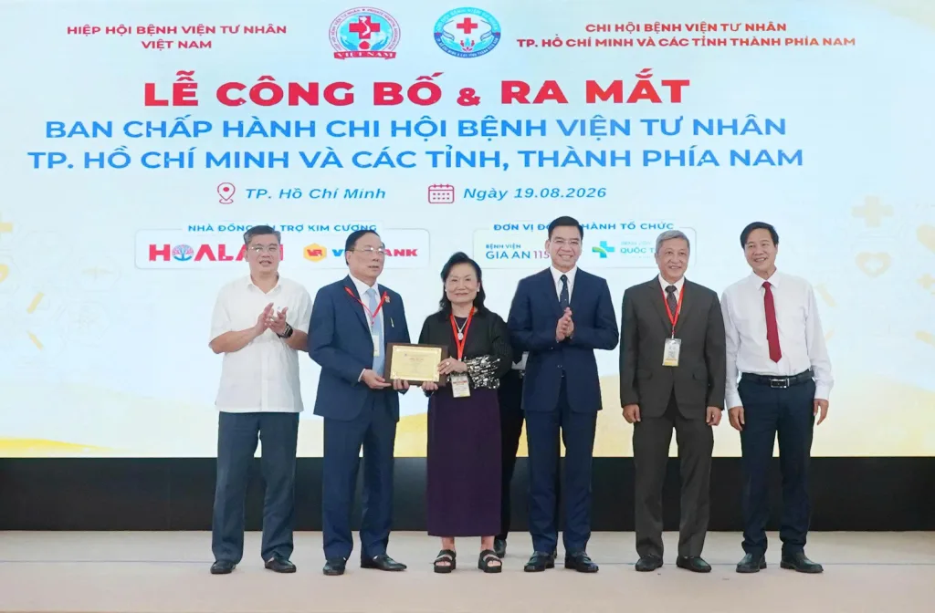 Madam Trần Thị Lâm – Tân Chủ tịch Chi hội Bệnh viện Tư nhân TP.HCM và các tỉnh, thành phía Nam