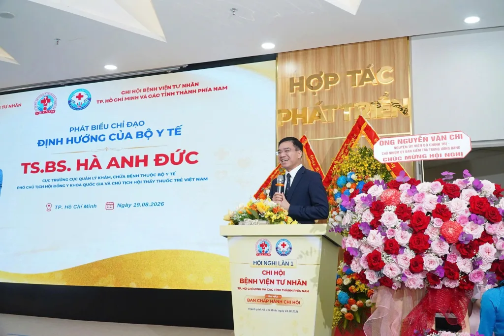 TS.BS. Hà Anh Đức – Cục trưởng Cục Quản lý khám, chữa bệnh, Bộ Y tế phát biểu chỉ đạo tại Hội nghị